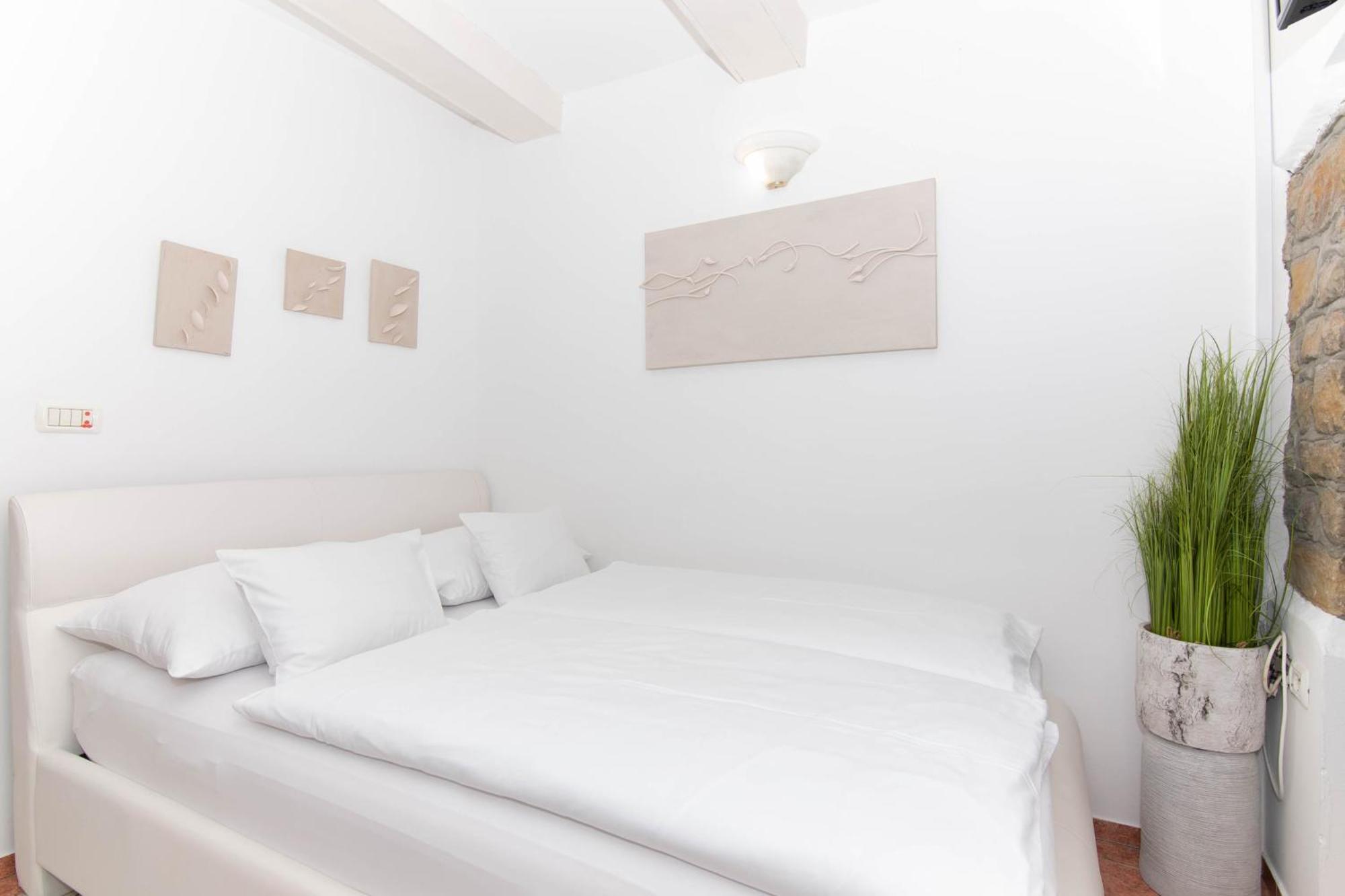 Bed and Breakfast Bed&Brekfast Donatella Pirano Esterno foto