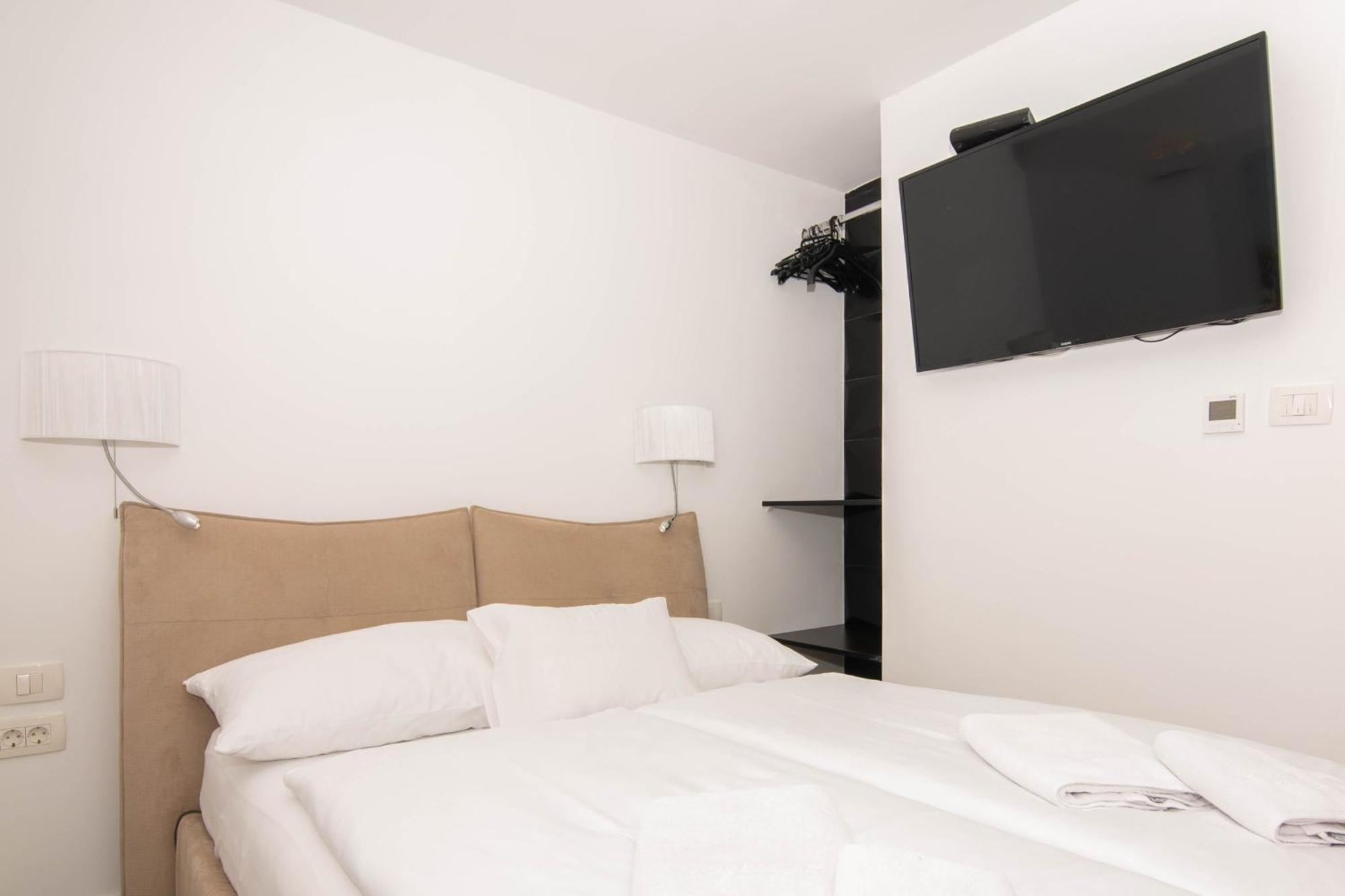 Bed and Breakfast Bed&Brekfast Donatella Pirano Esterno foto